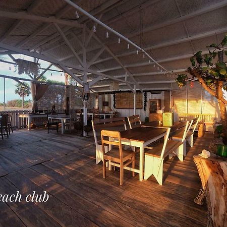 Wera Beach Kadumbul Exterior foto
