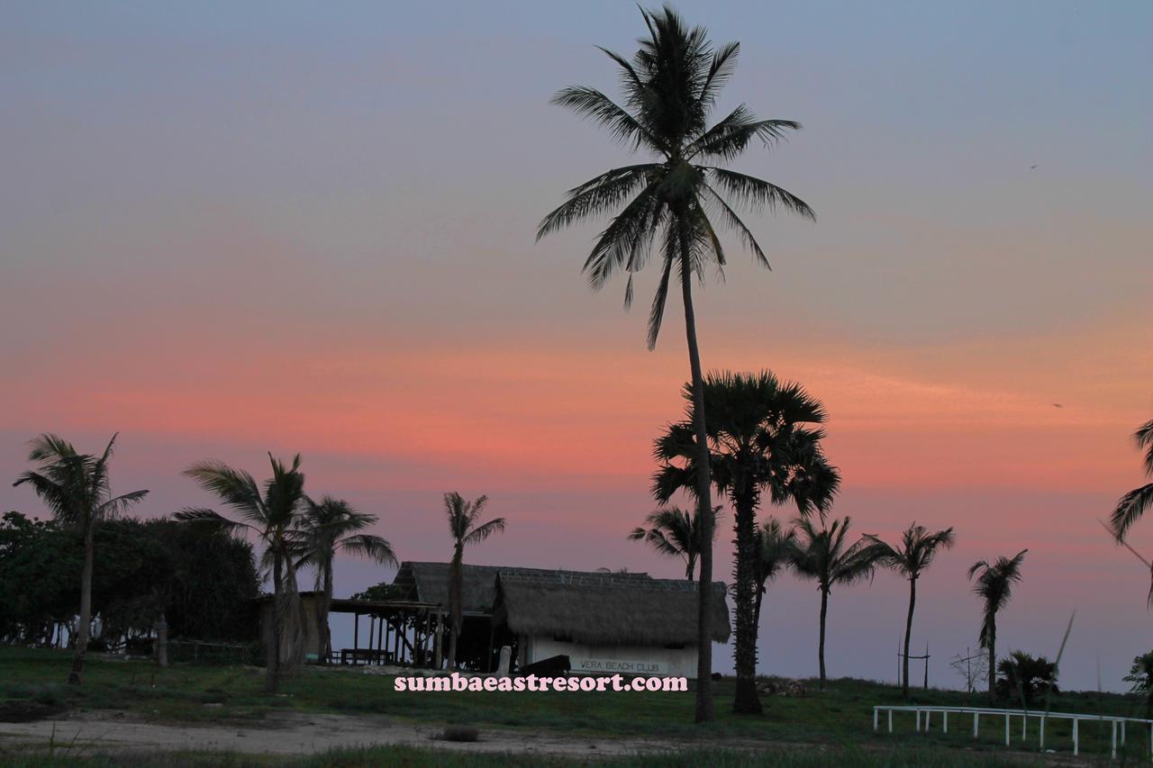 Wera Beach Kadumbul Exterior foto